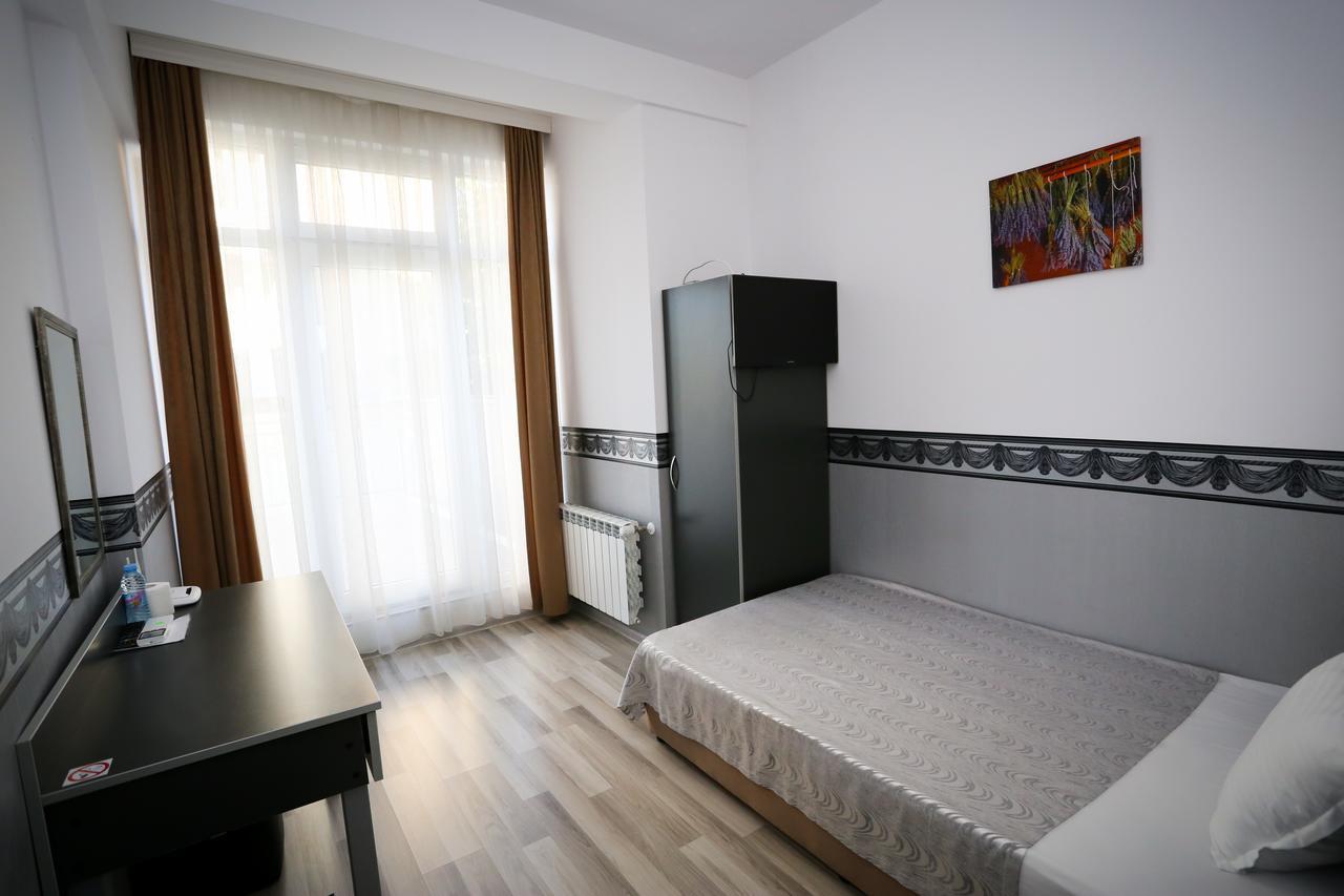 Apart Hotel Central Момчилград Екстер'єр фото