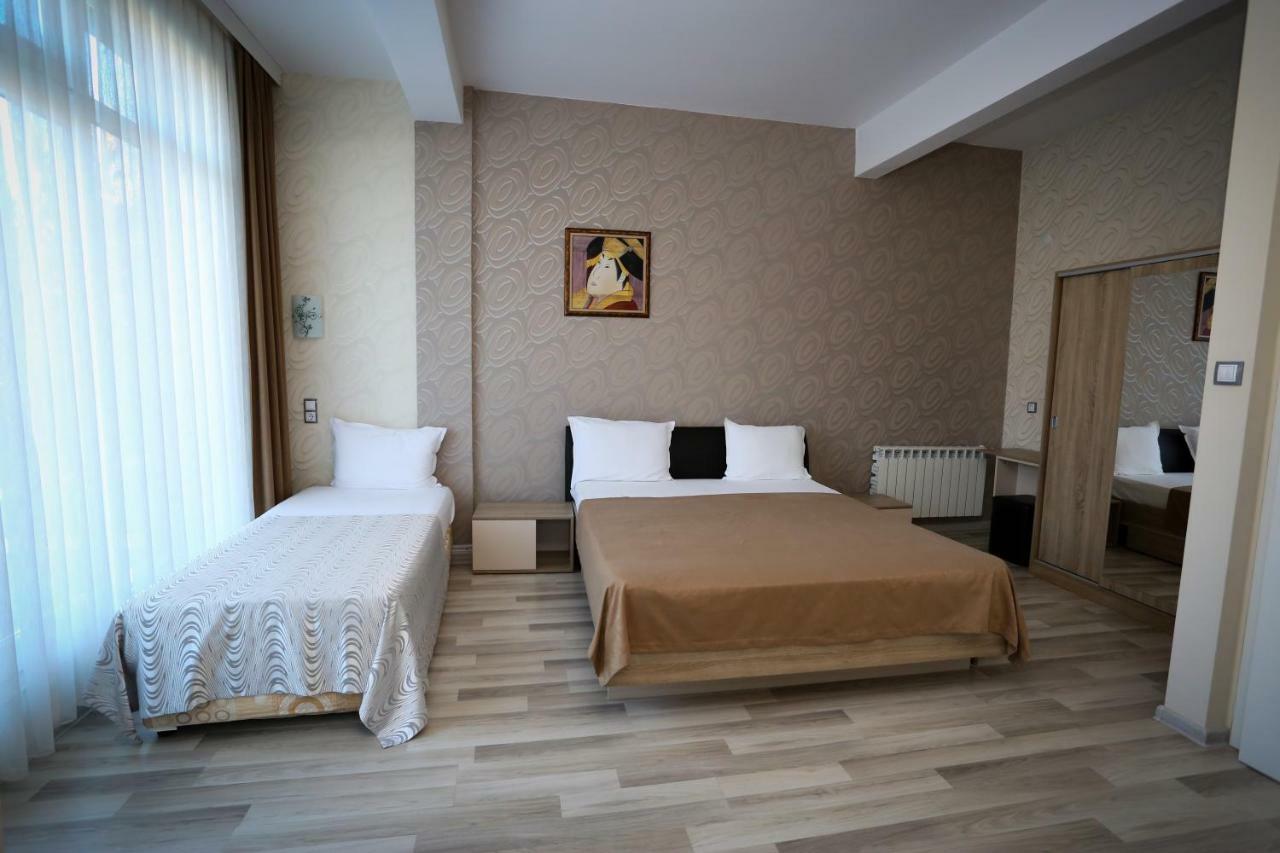 Apart Hotel Central Момчилград Екстер'єр фото